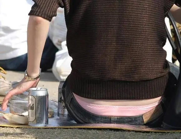 素人のパンチラを盗撮ってくそ興奮するよね　その2022