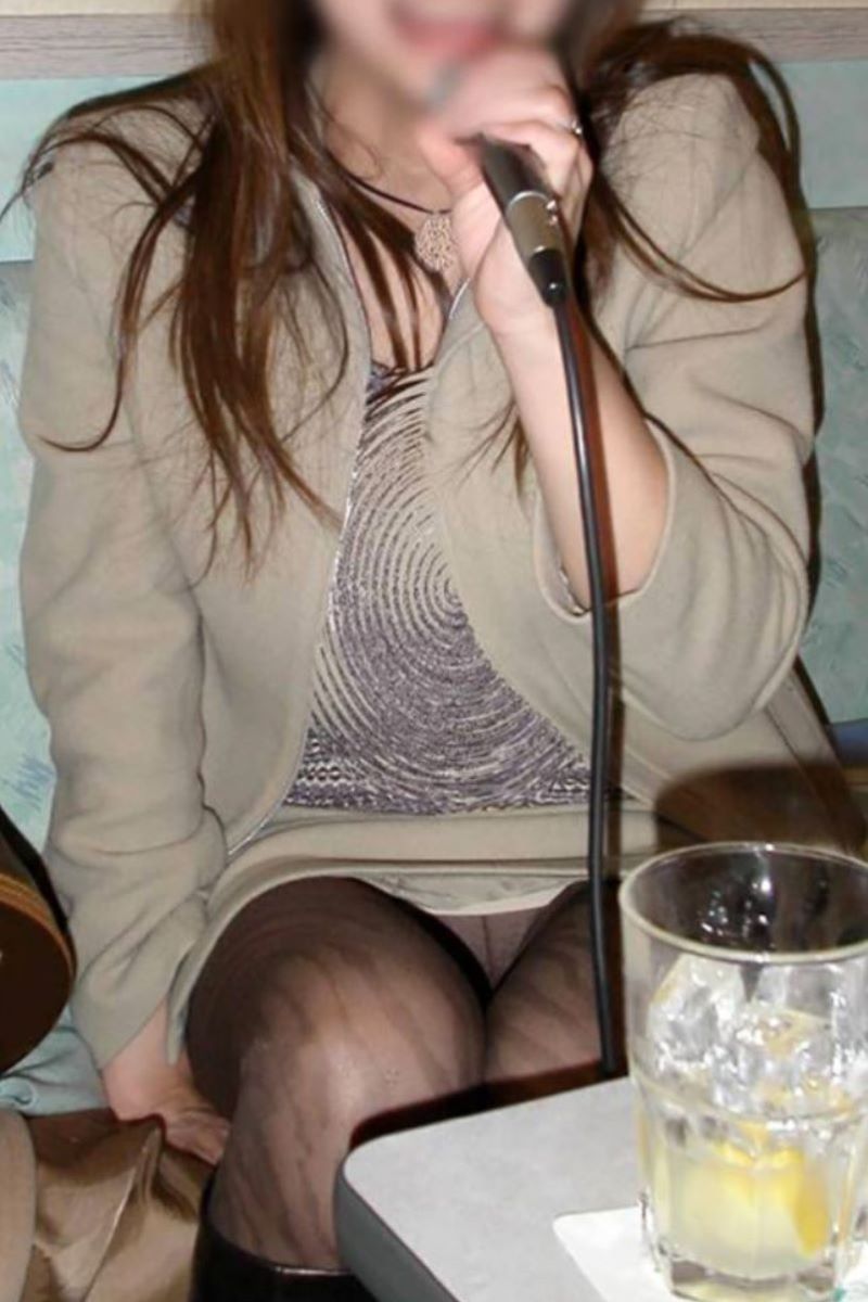 飲み会 パンチラエロ画像だぜ!居酒屋・カラオケなどなど泥酔女子の股間がダダ開き状態です♡008