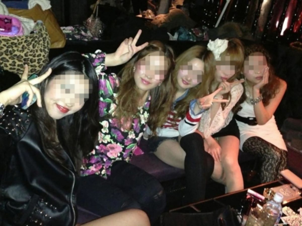 飲み会 パンチラエロ画像だぜ!居酒屋・カラオケなどなど泥酔女子の股間がダダ開き状態です♡019