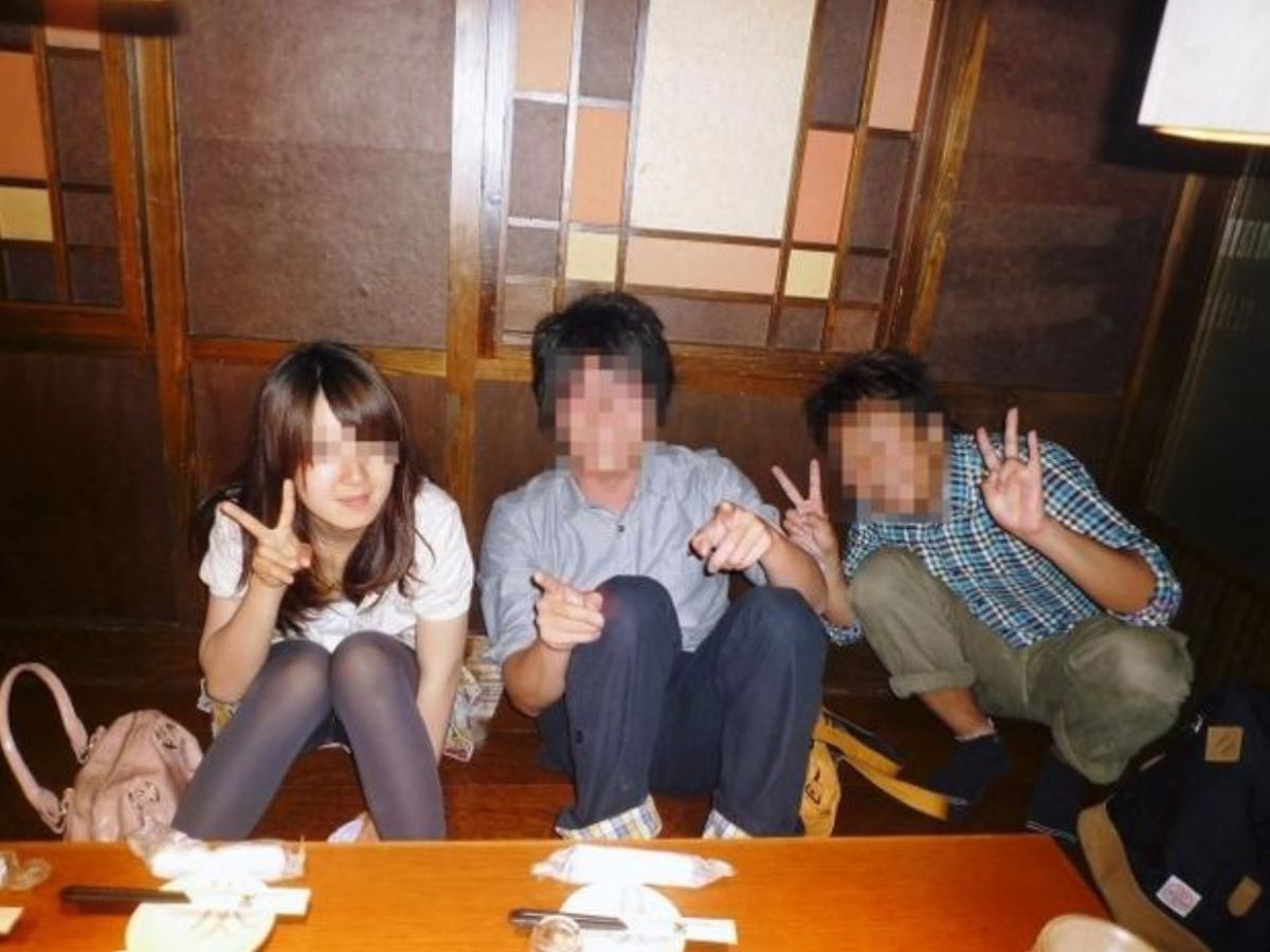 飲み会 パンチラエロ画像だぜ!居酒屋・カラオケなどなど泥酔女子の股間がダダ開き状態です♡035