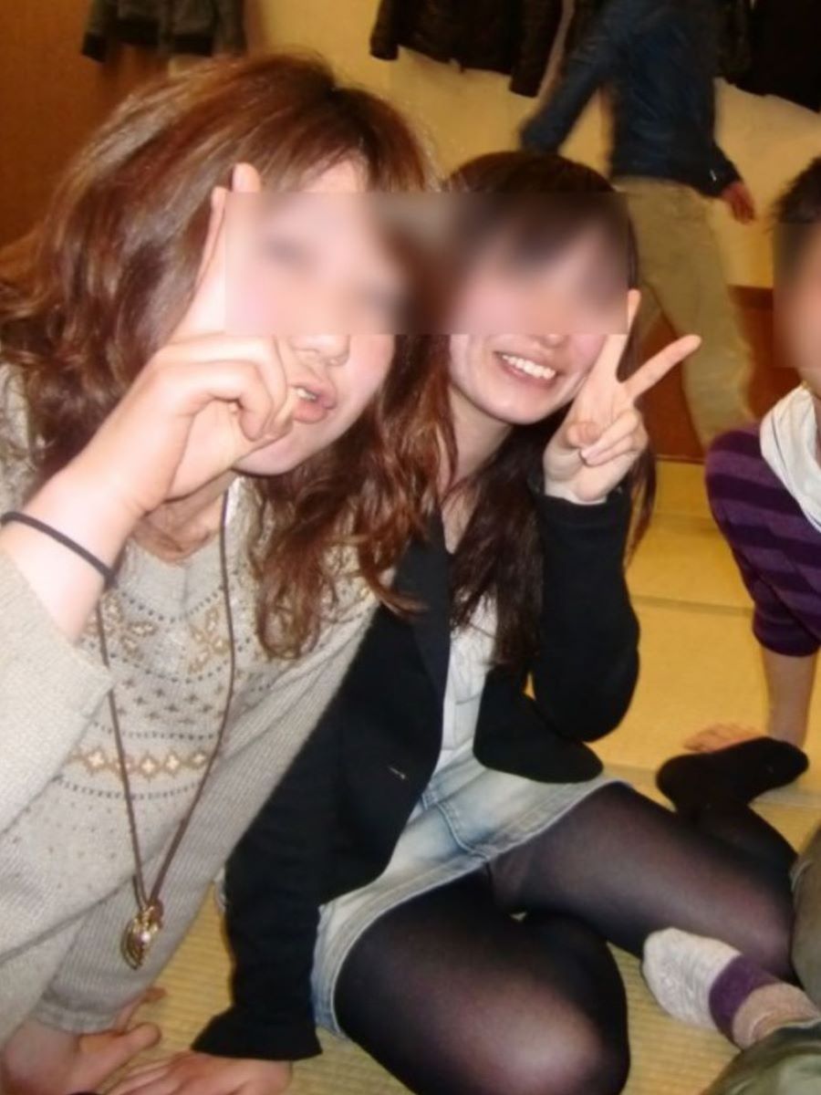 飲み会 パンチラエロ画像だぜ!居酒屋・カラオケなどなど泥酔女子の股間がダダ開き状態です♡057