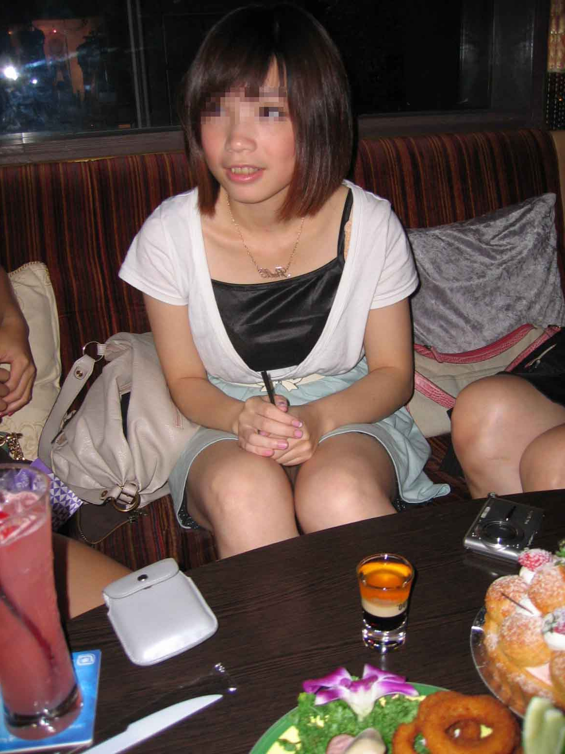 集合でパンチラしている記念写真流出エロ画像21選013枚目