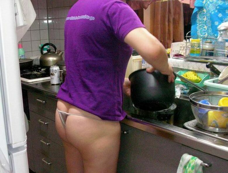 熟女 下着エロ画像だぜ！人妻のパンツにブラ♡家庭内で露出している奥様たちのパンティ大公開✨007