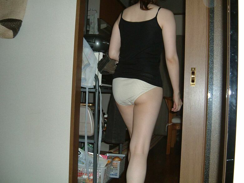 熟女 下着エロ画像だぜ！人妻のパンツにブラ♡家庭内で露出している奥様たちのパンティ大公開✨020