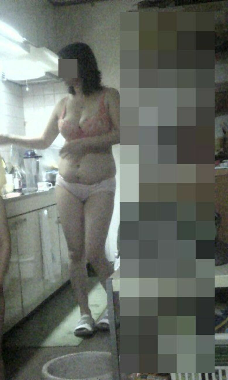熟女 下着エロ画像だぜ！人妻のパンツにブラ♡家庭内で露出している奥様たちのパンティ大公開✨026
