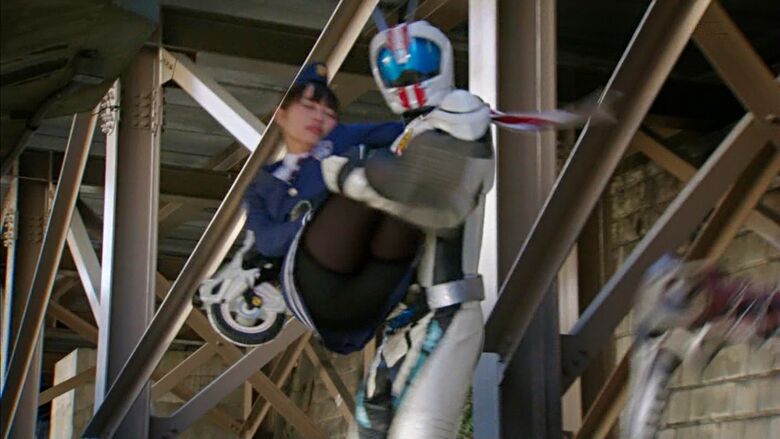 特撮📺パンチラ画像がエロいぜ！戦隊ヒロインアクションよりもパンツに目がいっちゃうよ♡【動画あり】003枚目