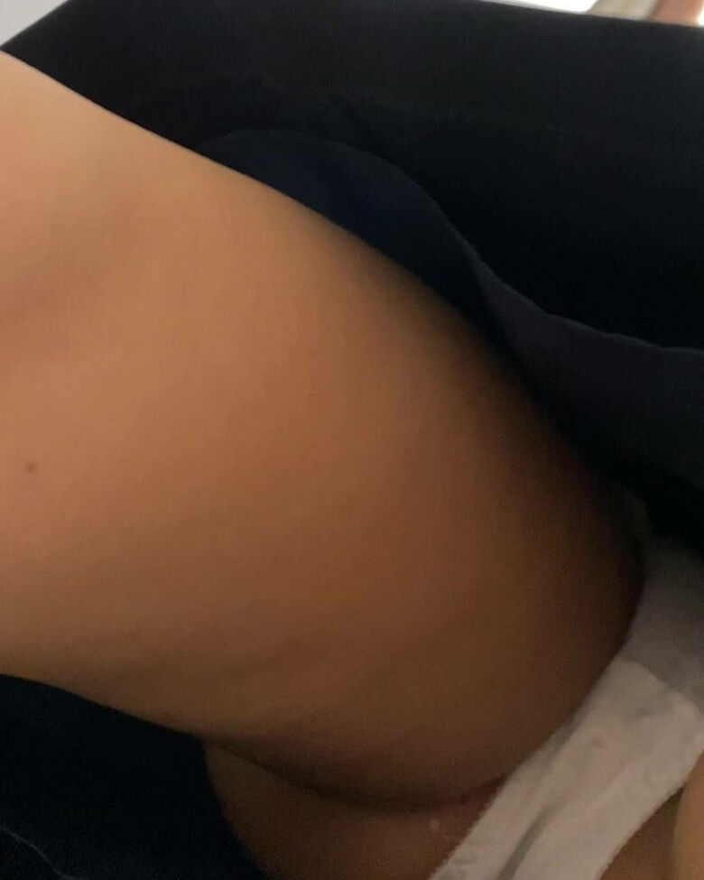 ぱんちら画像72枚!股間がエッチなマスクOL女性のパンツや太ももをまとめてみた!!010枚目