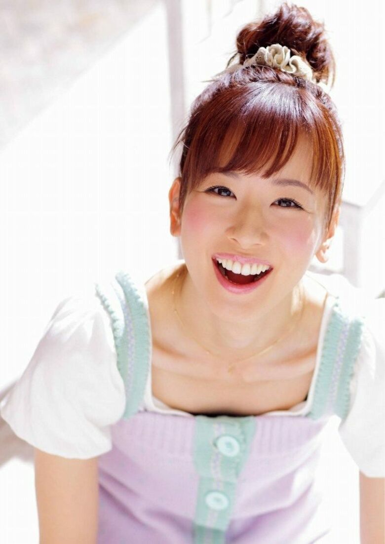 皆藤愛子 パンチラ!ずっと見ちゃう魅惑のデルタゾーンΔGIF付きでまとめてみました♡019