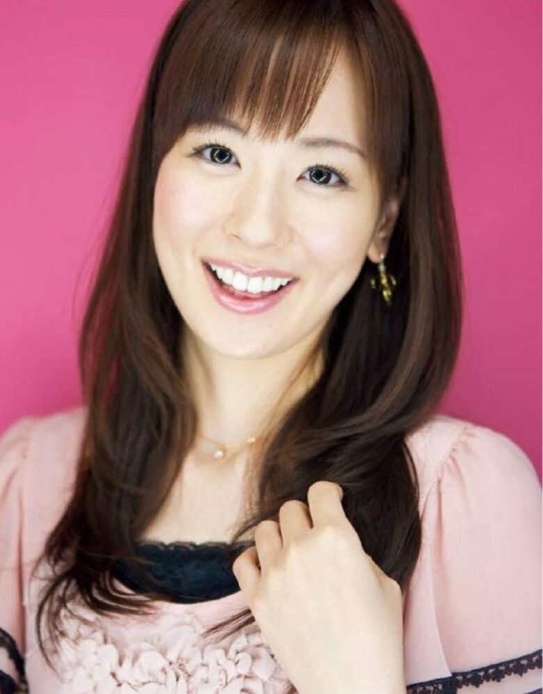 皆藤愛子 パンチラ!ずっと見ちゃう魅惑のデルタゾーンΔGIF付きでまとめてみました♡023