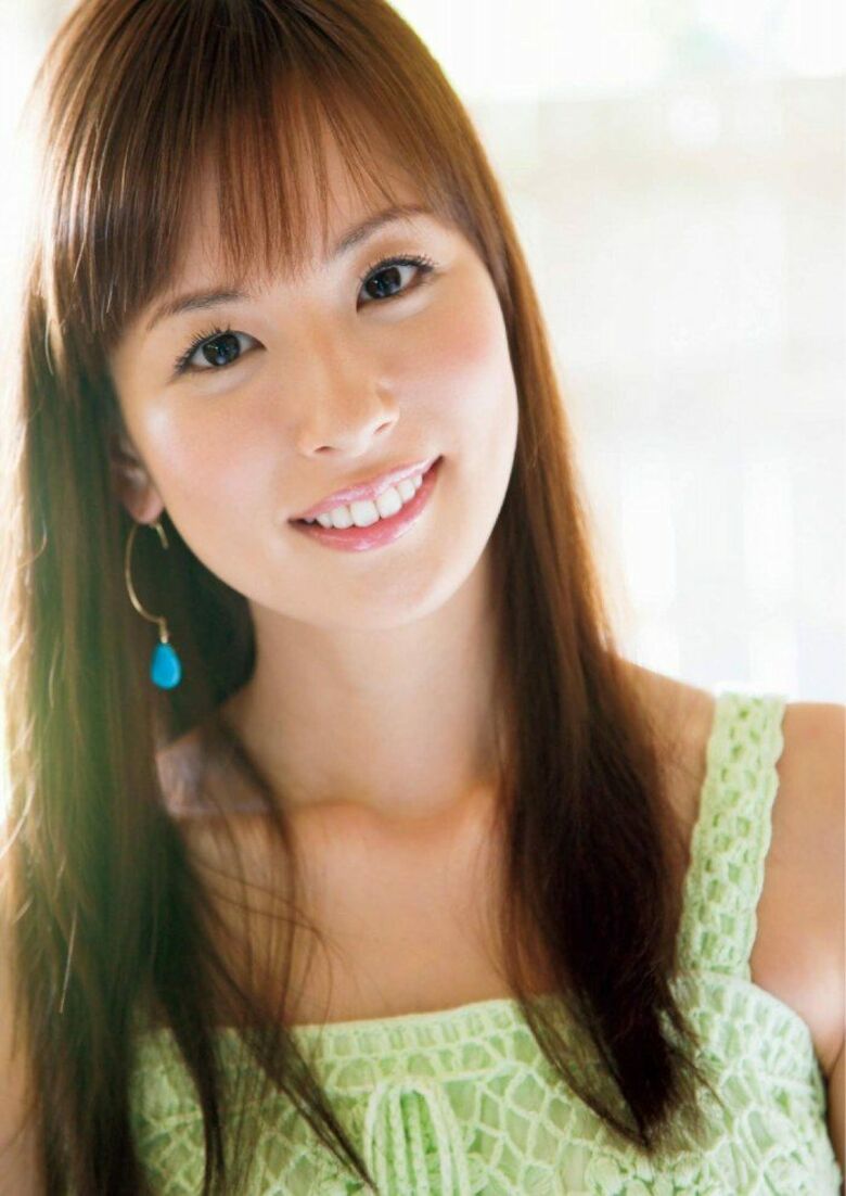 皆藤愛子 パンチラ!ずっと見ちゃう魅惑のデルタゾーンΔGIF付きでまとめてみました♡031