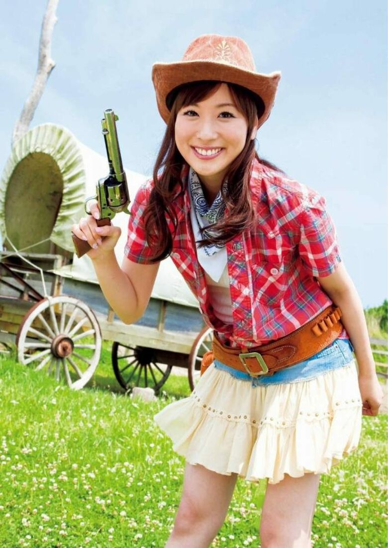 皆藤愛子 パンチラ!ずっと見ちゃう魅惑のデルタゾーンΔGIF付きでまとめてみました♡043