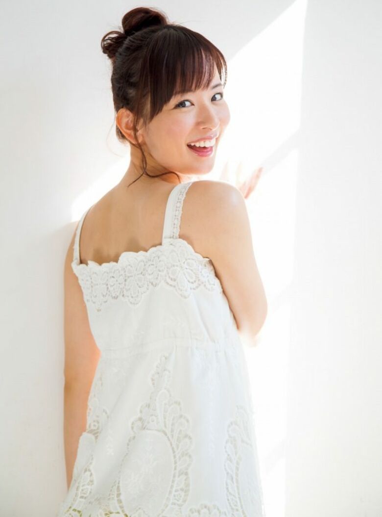 皆藤愛子 パンチラ!ずっと見ちゃう魅惑のデルタゾーンΔGIF付きでまとめてみました♡056