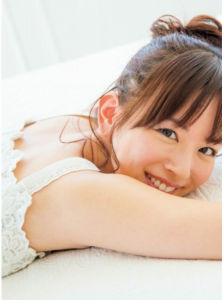 皆藤愛子 パンチラ!ずっと見ちゃう魅惑のデルタゾーンΔGIF付きでまとめてみました♡057