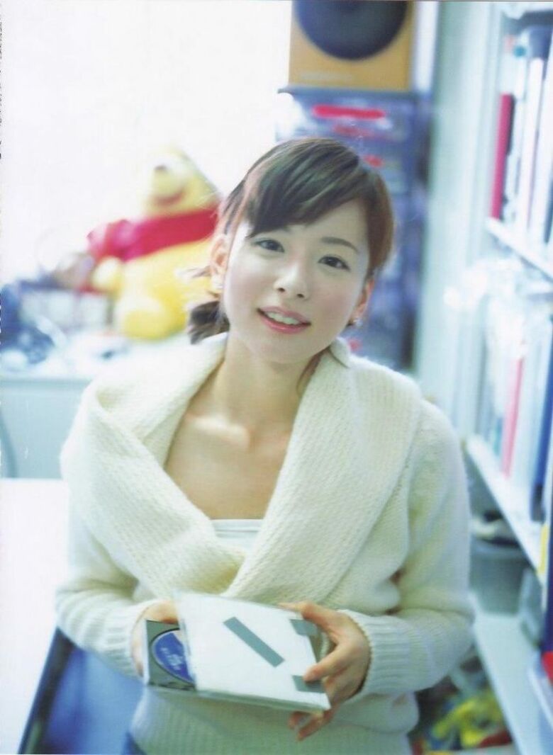 皆藤愛子 パンチラ!ずっと見ちゃう魅惑のデルタゾーンΔGIF付きでまとめてみました♡072