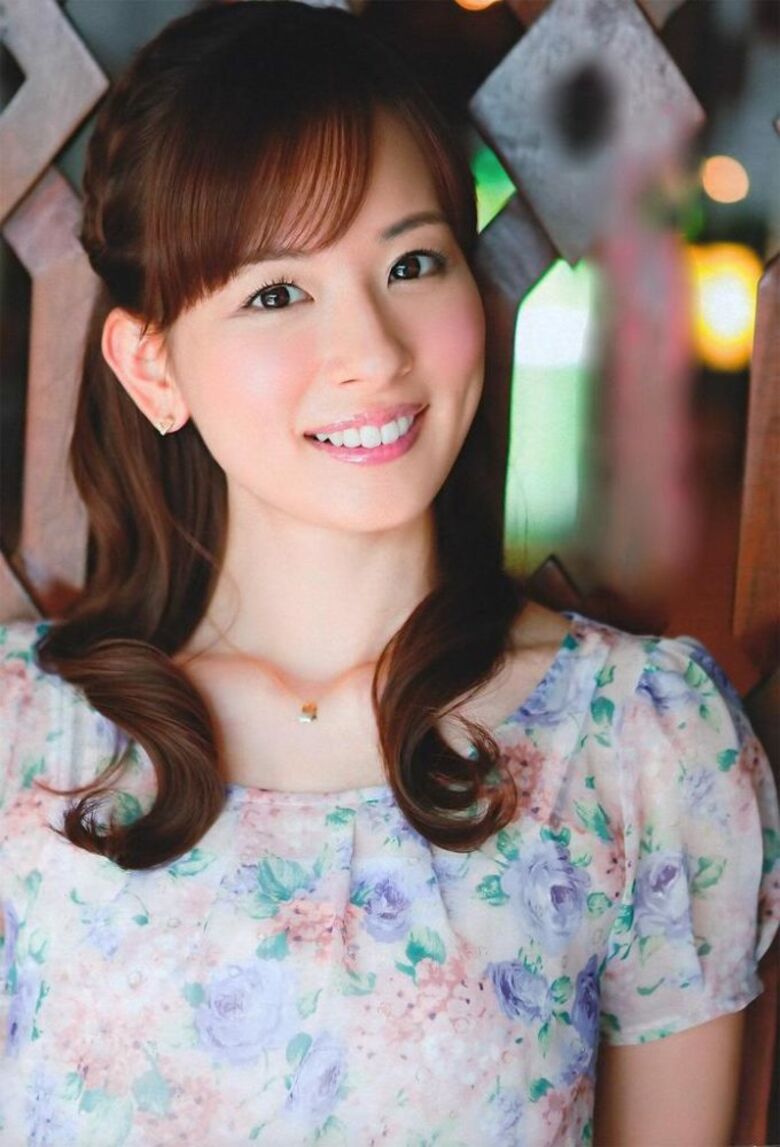 皆藤愛子 パンチラ!ずっと見ちゃう魅惑のデルタゾーンΔGIF付きでまとめてみました♡074