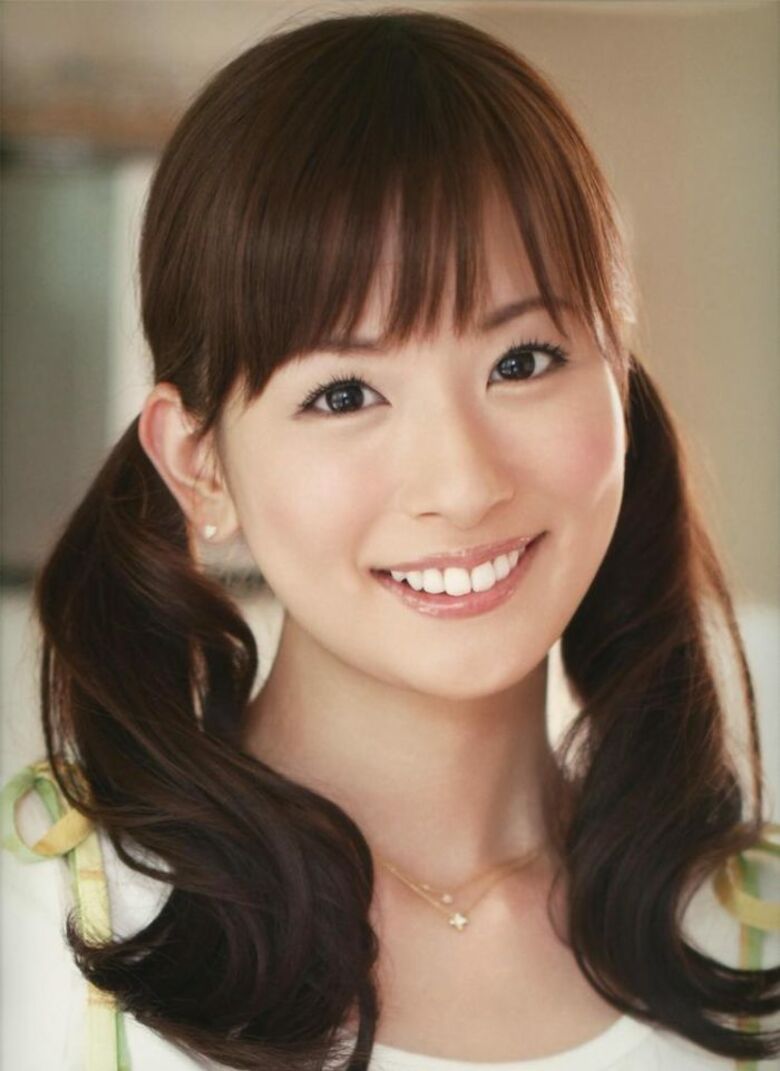 皆藤愛子 パンチラ!ずっと見ちゃう魅惑のデルタゾーンΔGIF付きでまとめてみました♡076