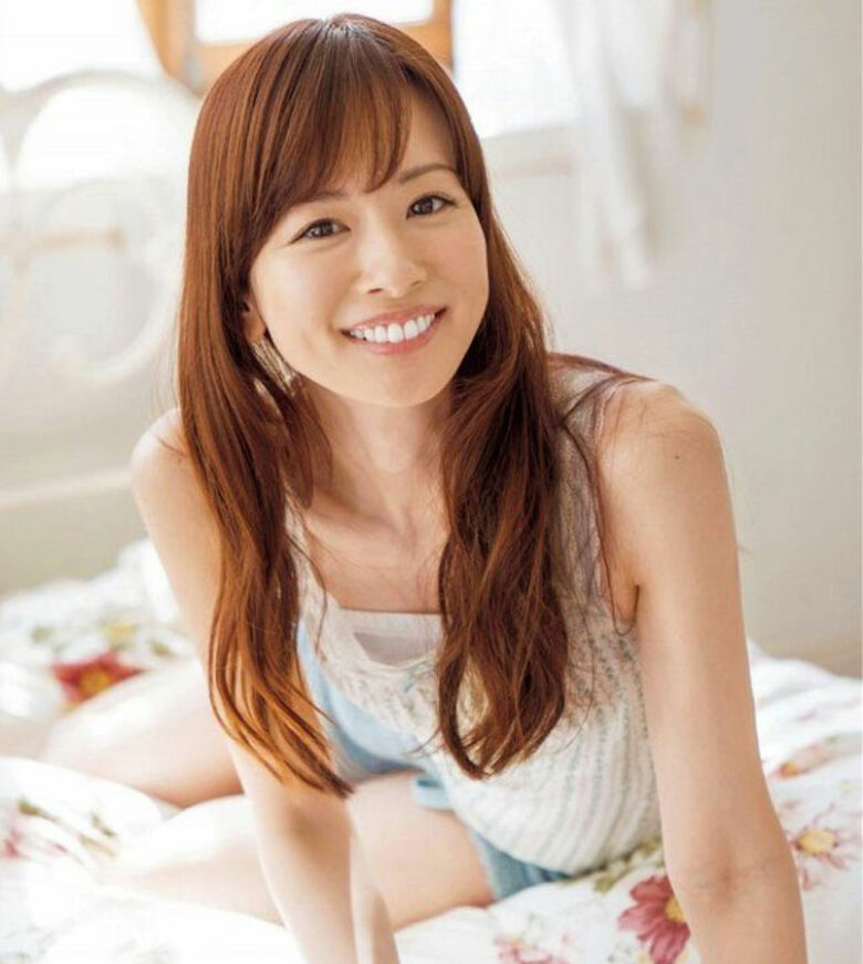皆藤愛子 パンチラ!ずっと見ちゃう魅惑のデルタゾーンΔGIF付きでまとめてみました♡079