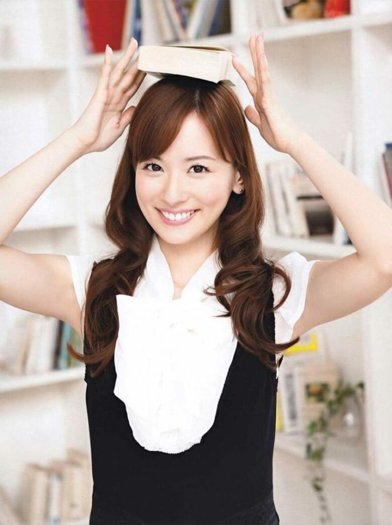 皆藤愛子 パンチラ!ずっと見ちゃう魅惑のデルタゾーンΔGIF付きでまとめてみました♡081