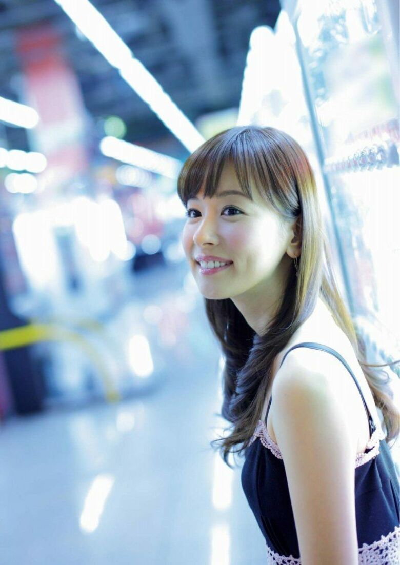 皆藤愛子 パンチラ!ずっと見ちゃう魅惑のデルタゾーンΔGIF付きでまとめてみました♡089