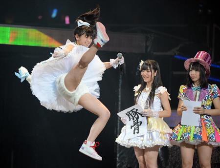 スタジオからお茶の間に提供している芸能人のパンチラ画像をまとめてみたぜ！003