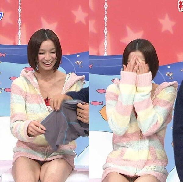 スタジオからお茶の間に提供している芸能人のパンチラ画像をまとめてみたぜ！008
