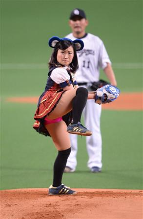 スタジオからお茶の間に提供している芸能人のパンチラ画像をまとめてみたぜ！014