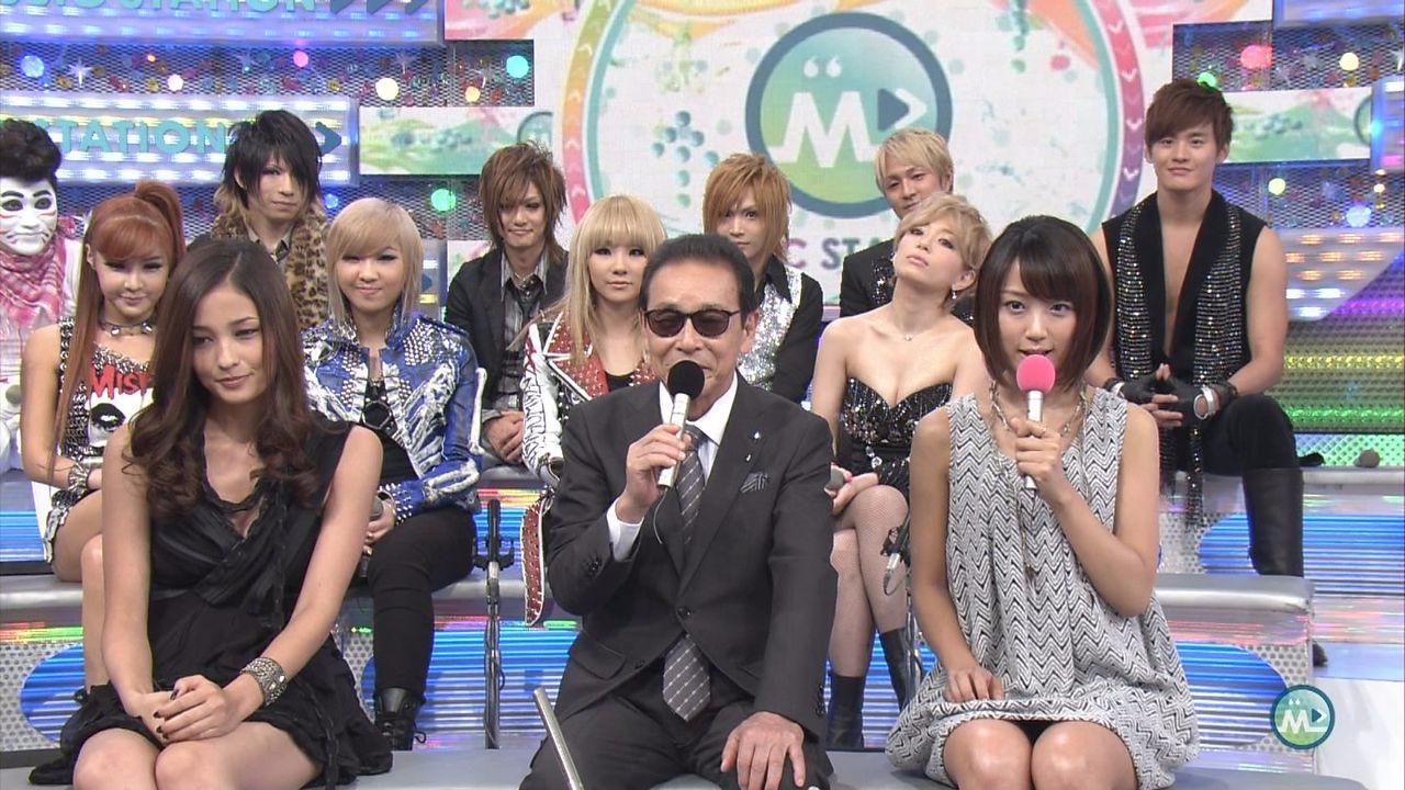 竹内由恵 パンチラ画像がエロいぜ!Mステ・バラエティ番組などなど貴重なお宝パンツをまとめました♡003