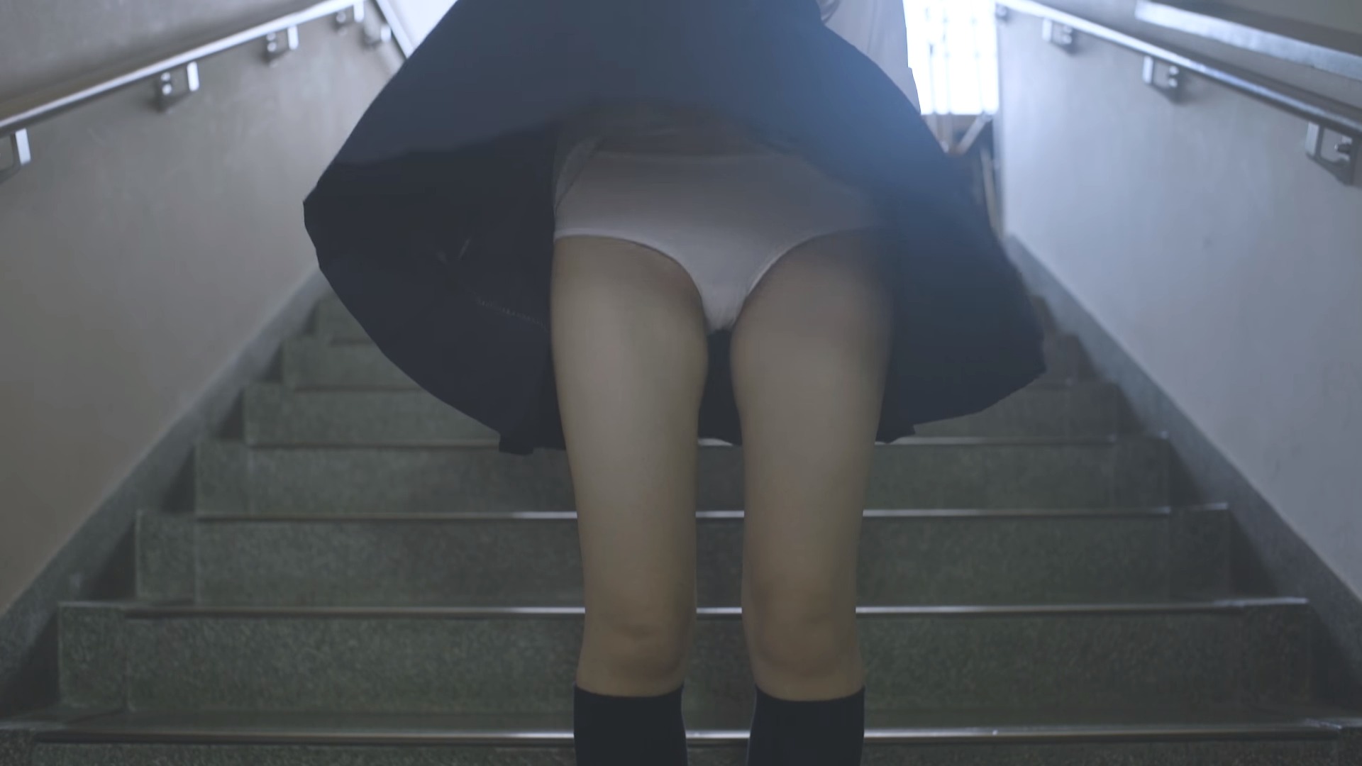 風パンチラ画像012