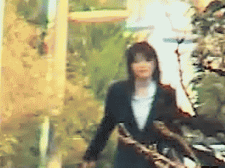 パンチラする瞬間にスポットを当てたエッチなGIFエロ画像19選010枚目