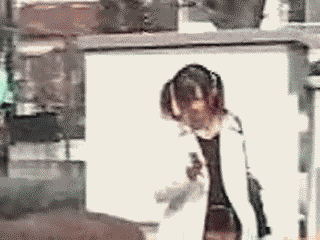 パンチラする瞬間にスポットを当てたエッチなGIFエロ画像19選011枚目