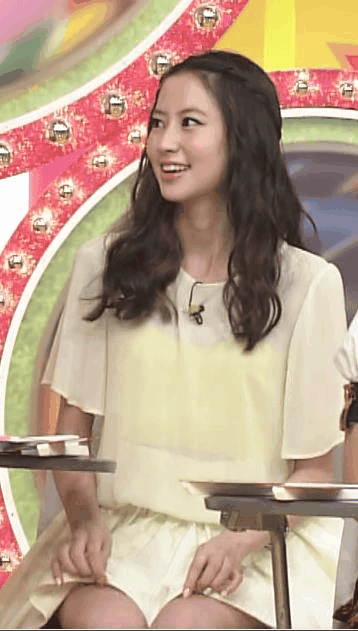 パンチラする瞬間にスポットを当てたエッチなGIFエロ画像19選019枚目