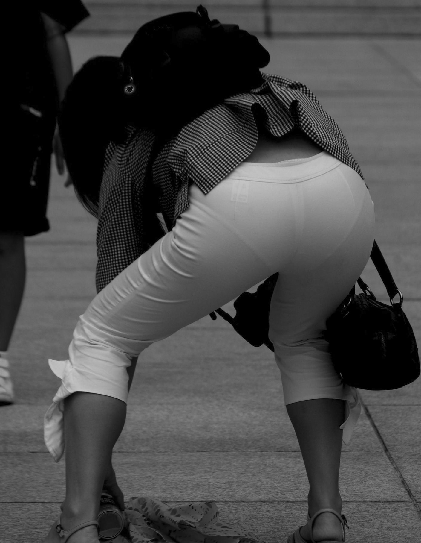 赤外線 盗撮エロ画像!透視カメラで撮影されたパンツがたまりません❤️乳首透けてるのもあるぜ!!023