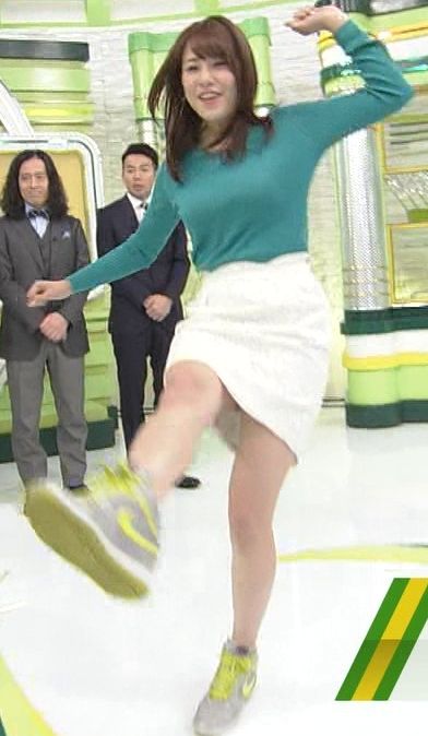 鷲見玲奈 パンチラ画像022