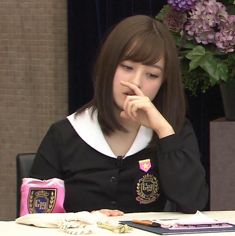 橋本環奈 パンチラがエロいぜ！アイドル時代お宝パンツ画像♡1000年に1度の貴重なアンスコが抜けちゃいます😍022