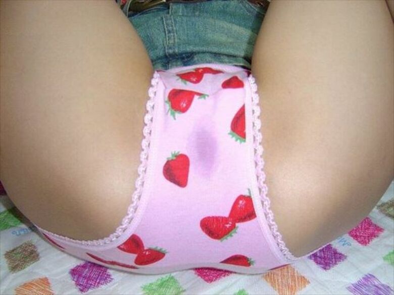 クロッチ エロ画像!ただの布なのに!なんであんなにドキドキするんだろうなw030