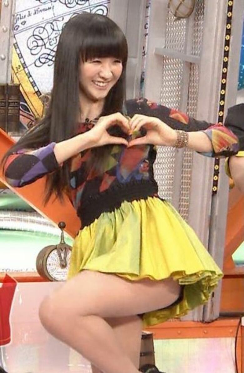 Perfume パンチラ!ミニスカ美脚に太ももがエロすぎて抜けちゃいます♡002