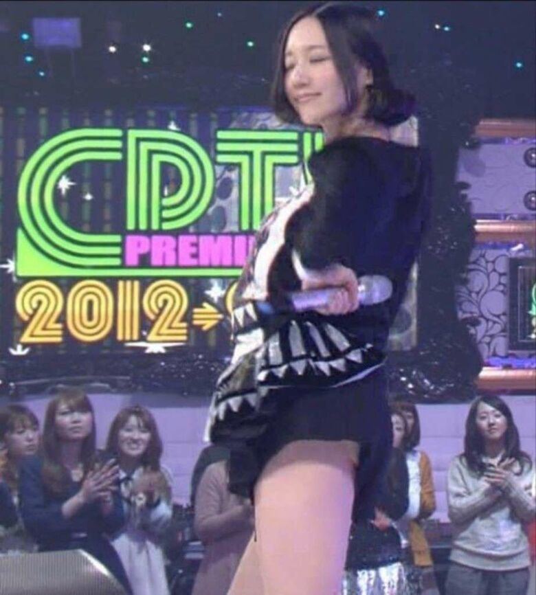Perfume パンチラ!ミニスカ美脚に太ももがエロすぎて抜けちゃいます♡004