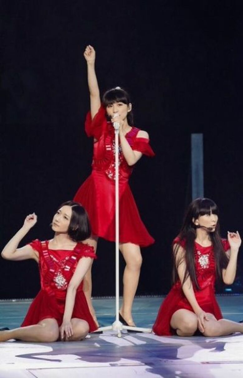 Perfume パンチラ!ミニスカ美脚に太ももがエロすぎて抜けちゃいます♡008