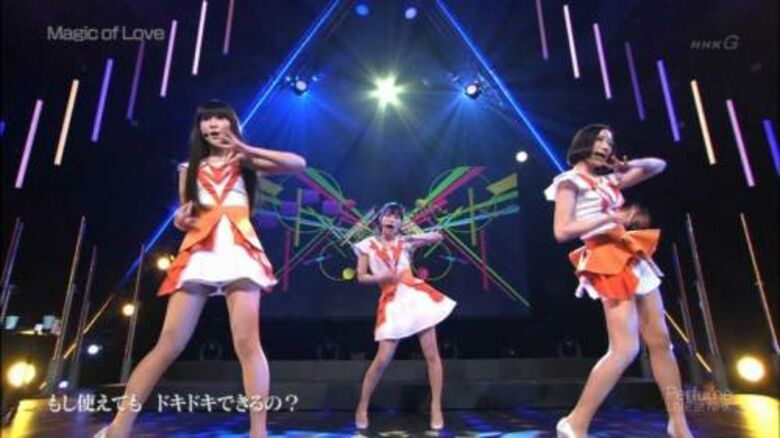 Perfume パンチラ!ミニスカ美脚に太ももがエロすぎて抜けちゃいます♡023