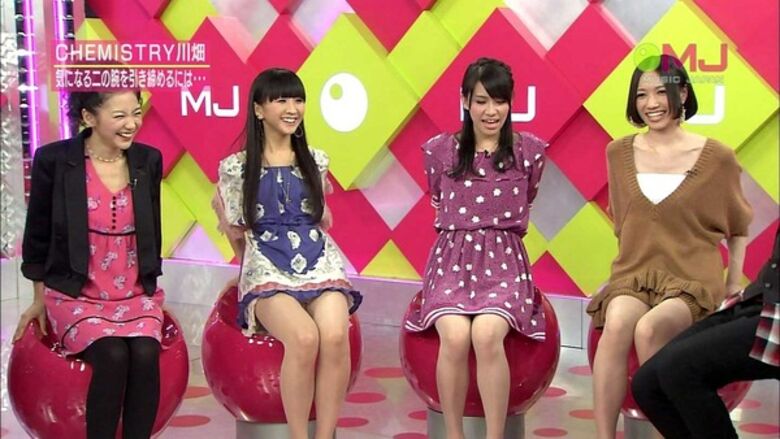 Perfume パンチラ!ミニスカ美脚に太ももがエロすぎて抜けちゃいます♡027