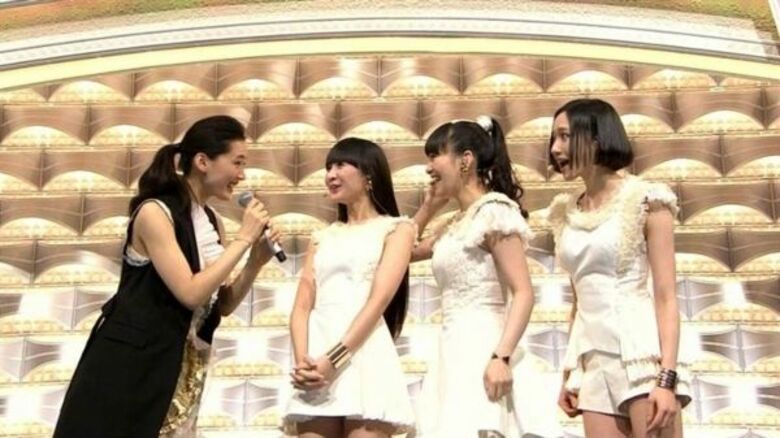 Perfume パンチラ!ミニスカ美脚に太ももがエロすぎて抜けちゃいます♡065