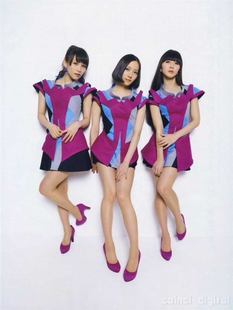 Perfume パンチラ!ミニスカ美脚に太ももがエロすぎて抜けちゃいます♡073