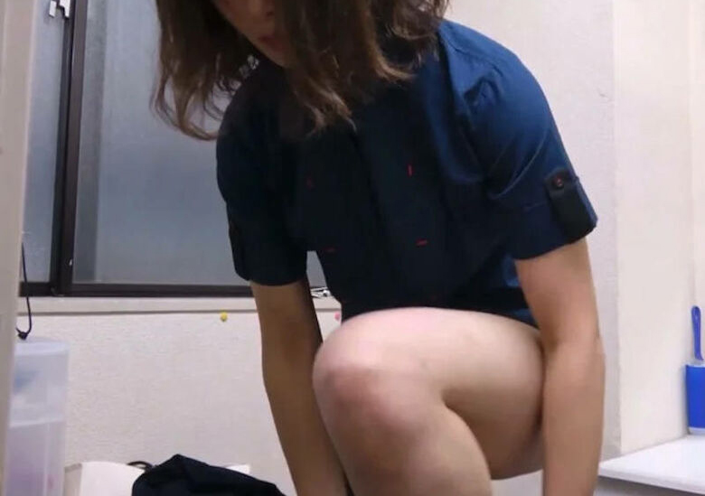 着替え 盗撮画像だぜ!エロいお尻やパンツに大興奮♡見ちゃいけない…思うともっと興奮します😍050