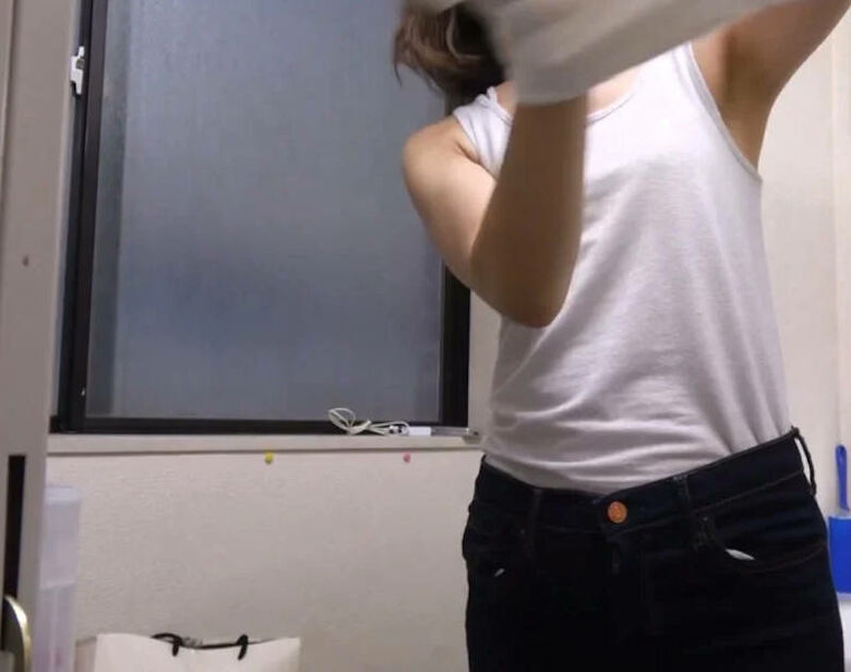 着替え 盗撮画像だぜ!エロいお尻やパンツに大興奮♡見ちゃいけない…思うともっと興奮します😍058