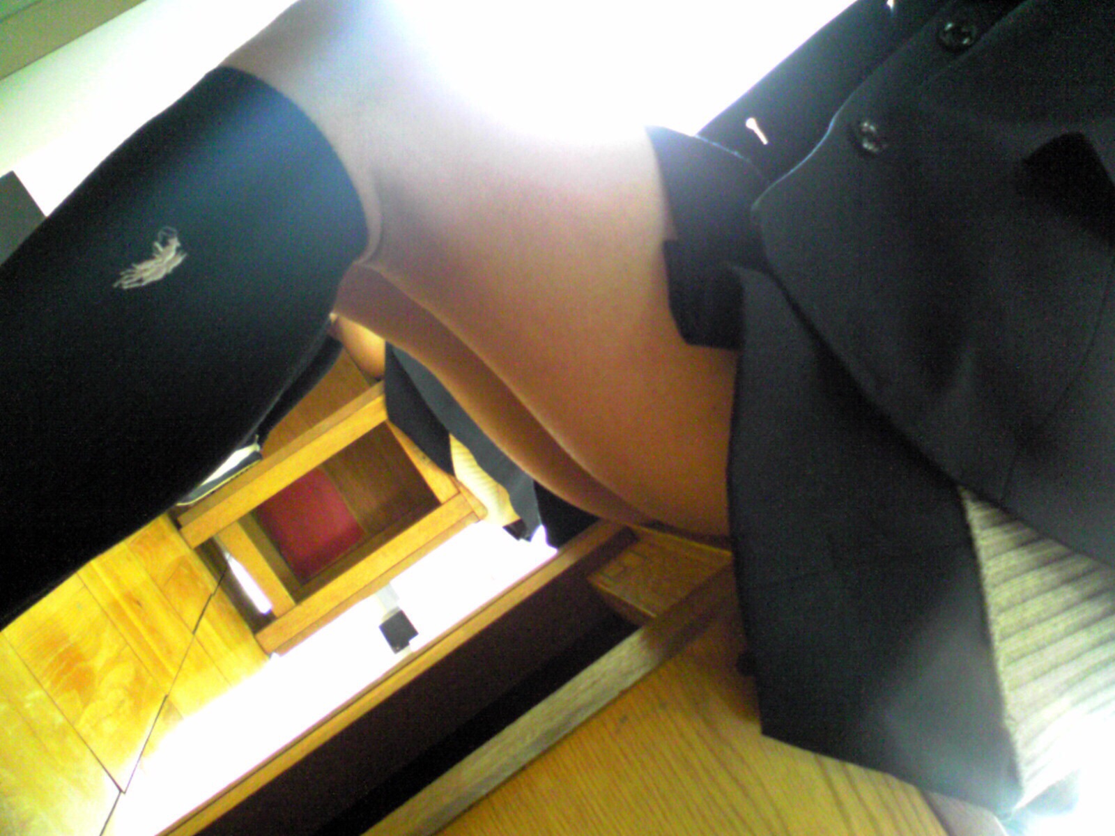 男性教師のjkパンチラ盗撮風画像！女子校の中はパンツのパラダイスだぜ✨014