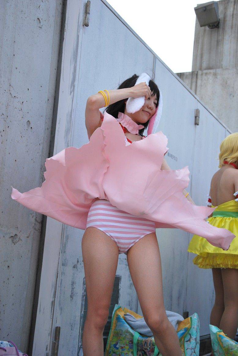 コスプレイヤー 風パンチラ!自然の奇跡に感謝するぜ!!013