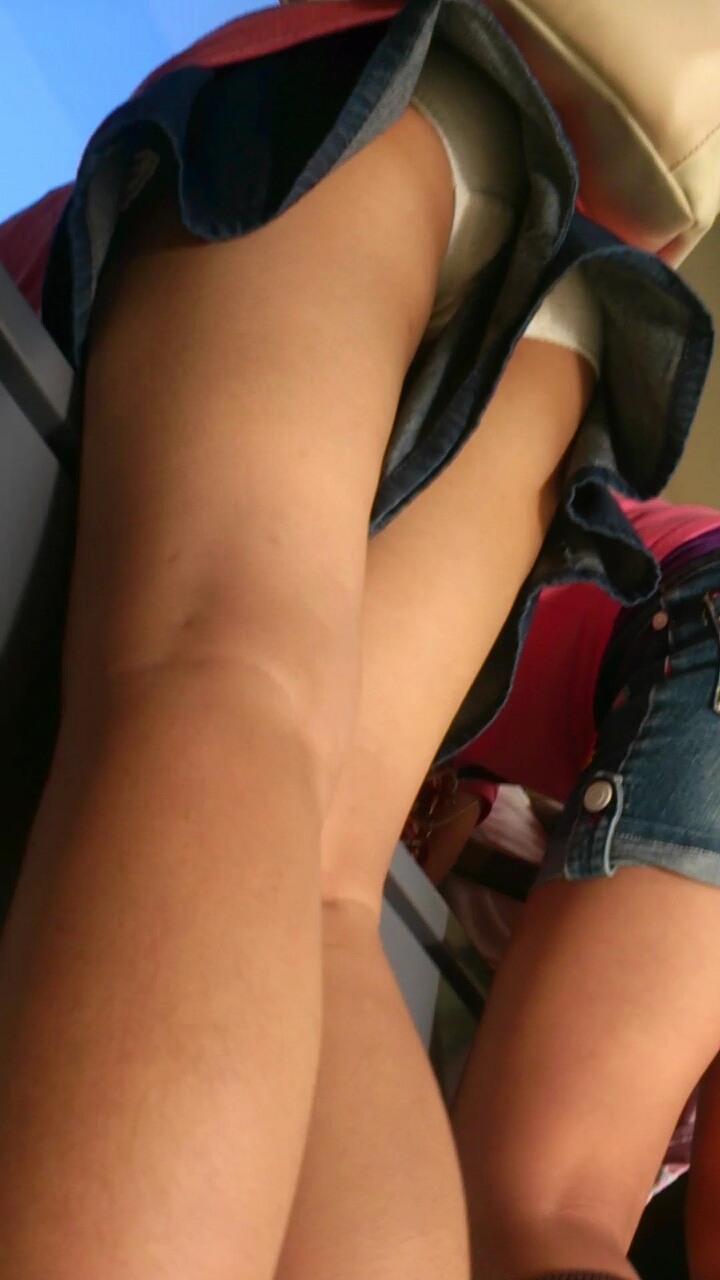 キュロットスカート エロ画像36枚!エッチなお尻に生足や太もも ハミ出た下着が抜ける!!004枚目