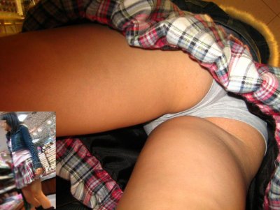 パンチラが抜ける逆さ撮り盗撮エロ動画像Vol.57_016枚目