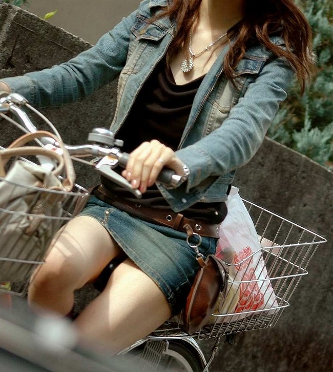 【自転車 パンチラ】チャリチラを久しぶりにうPしてみてた！ヾ(*´∀｀*)ﾉｷｬｯｷｬ015