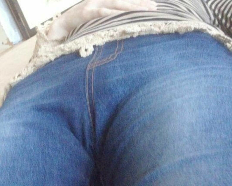 パンスジ エロ画像！ぱんすじでおマンコの形状までわかる♡パンツのラインだけで抜けちゃうぜ!!005